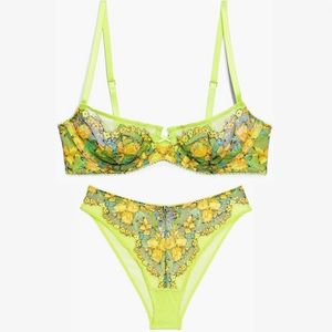Savage x FENTY Sexy Lace Electric Floral Bra & Panty Set